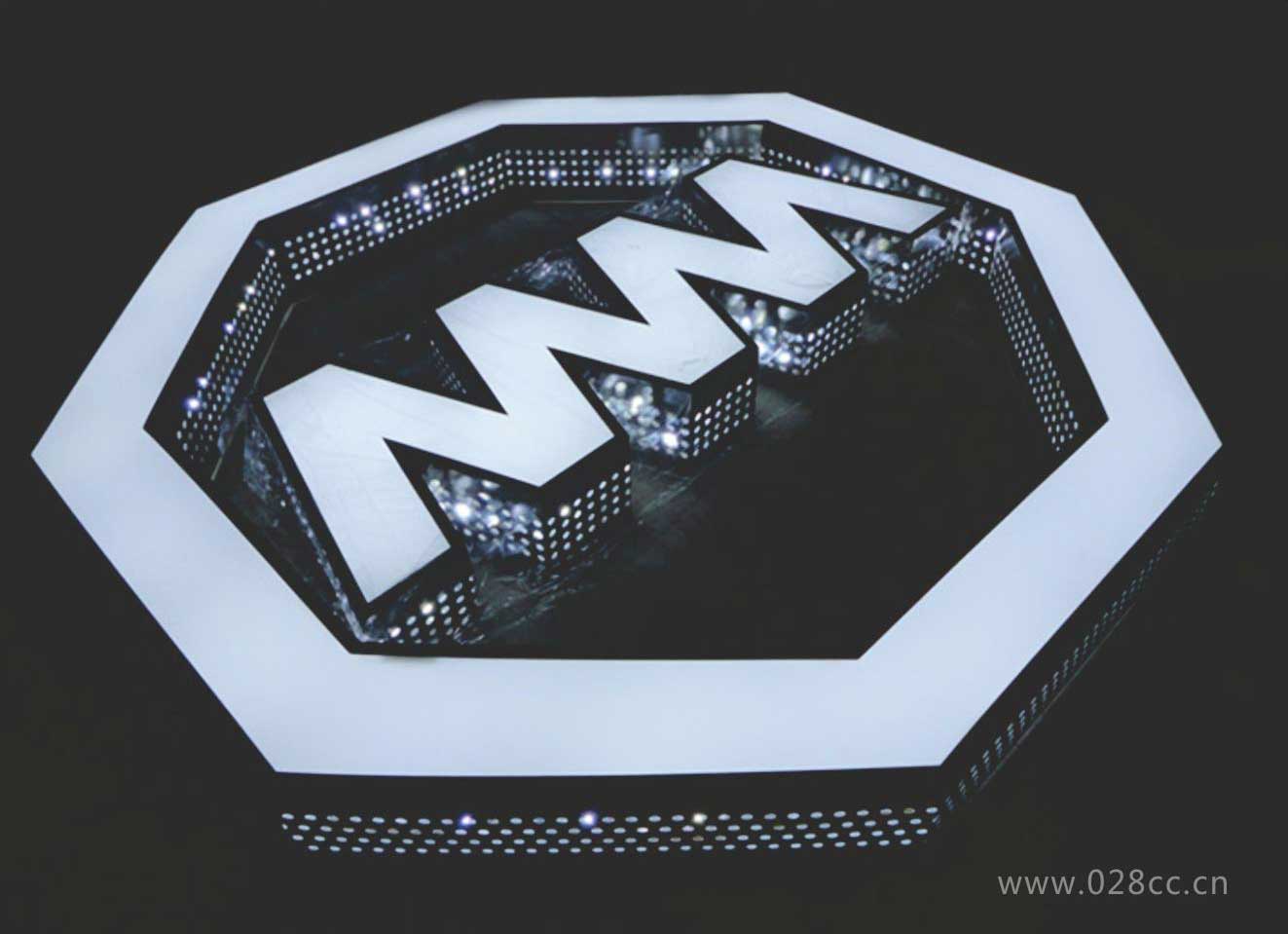 侧边打孔穿孔字